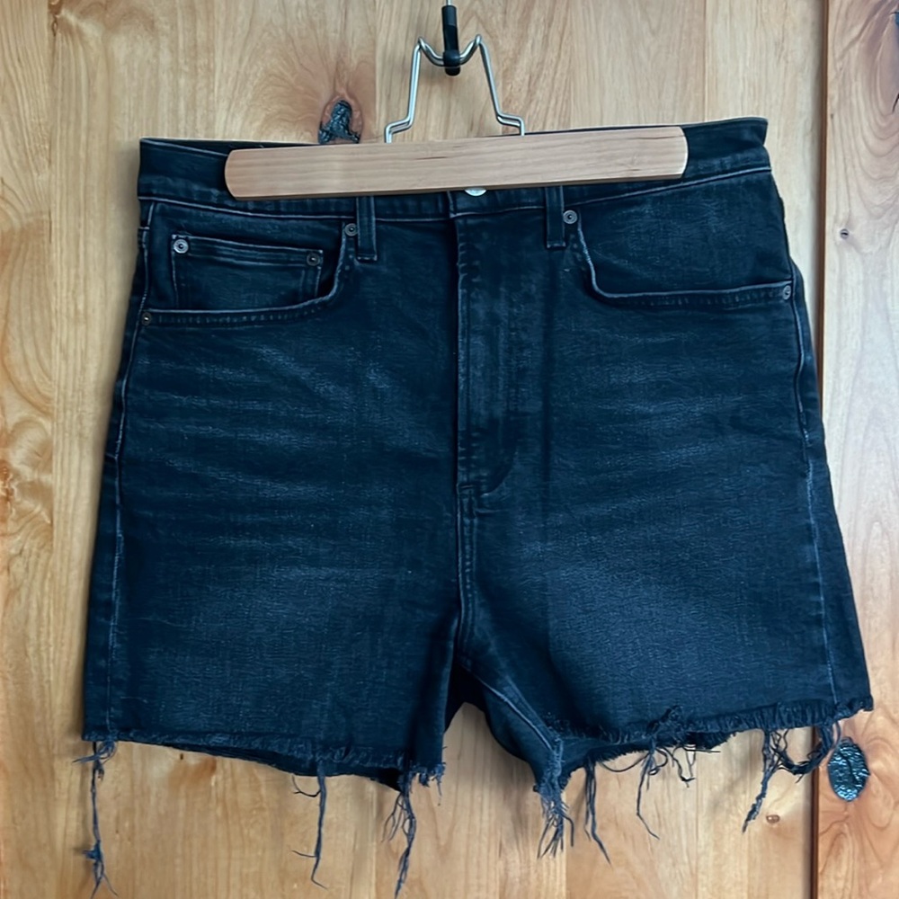 Aritzia | The Arlo Denim Short in Black Eyeliner
